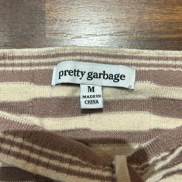 Pretty garbage top - Picture 3 of 6